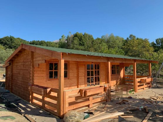Chalet en Bois Winni44/Chalet d’habitation ou gîte réalisé sur mesure de 56m² avec sa terrasse fabriqué en épicéa de 44mm
