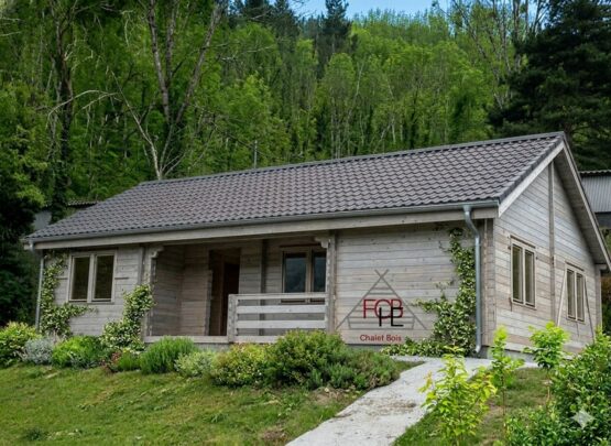 Chalet N°141125  de  72m² avec sa terrasse🏡 44/100/44mm
