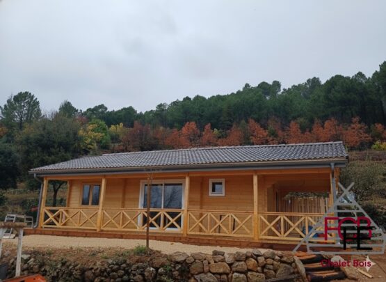 Chalet bois PMR 68  – 70 m² avec sa terrasse🏡 (68 mm)
