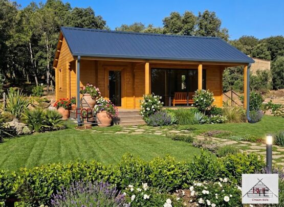 Chalet N°110225 – 64 m² avec sa terrasse 🏡 en 44 mm / 1 chambre / Le client se charge de l&rsquo;isolation