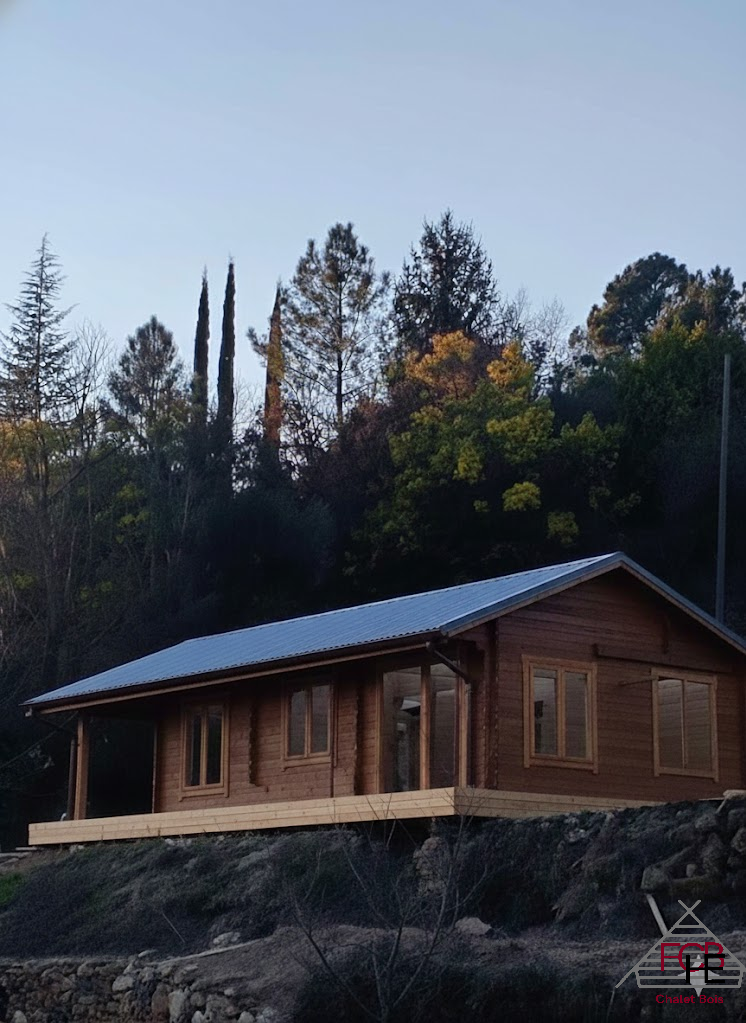 Chalet bois N°190922 – 78 m² avec sa terrasse 🏡 (68 mm) à usage de gîte